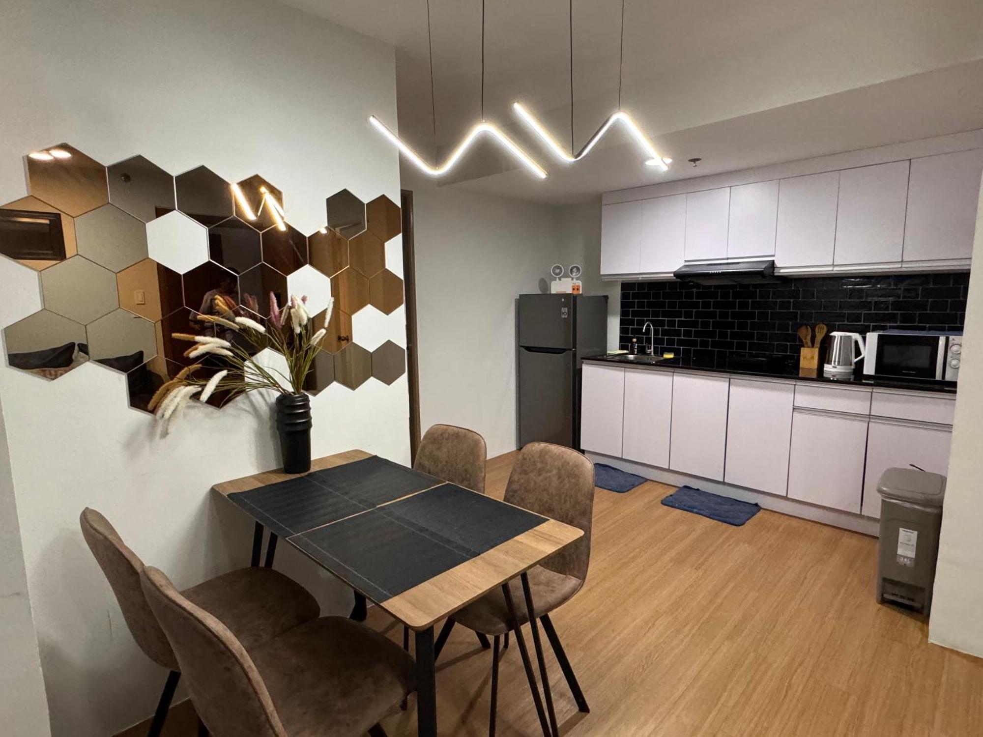 Cozyvilla At Pine Suites Tagaytay 2Br Or Studio With Free Parking 2Br In Basement Parking And Studio In Offsite Parking Tagaytay City Exterior foto