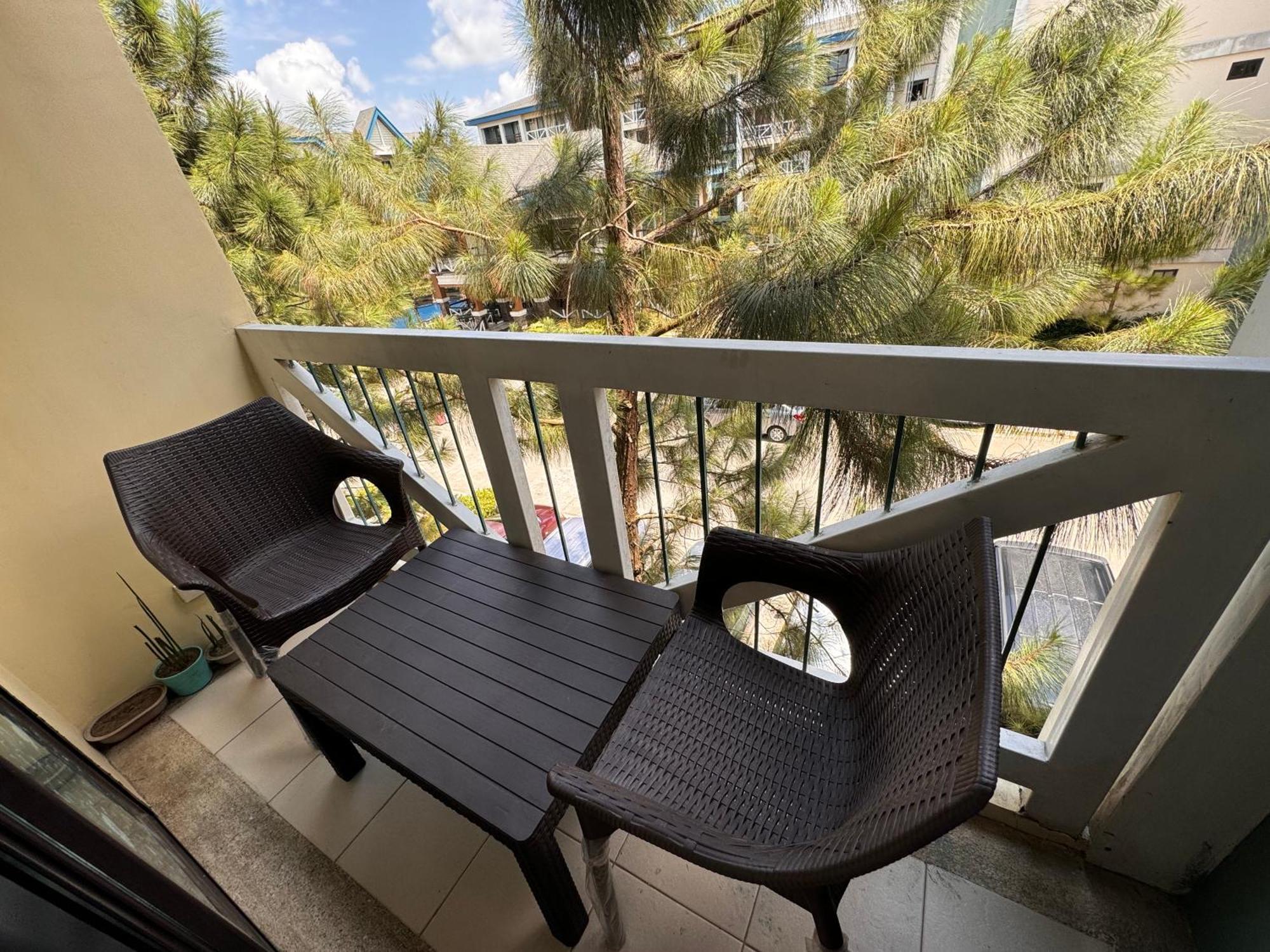 Cozyvilla At Pine Suites Tagaytay 2Br Or Studio With Free Parking 2Br In Basement Parking And Studio In Offsite Parking Tagaytay City Exterior foto